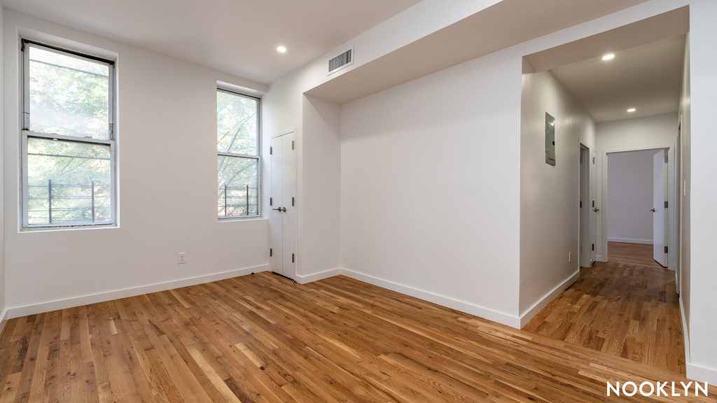 160 Johnson Ave 11206 - Photo 4