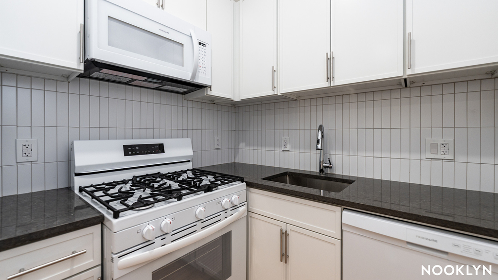 160 Johnson Ave 11206 - Photo 7