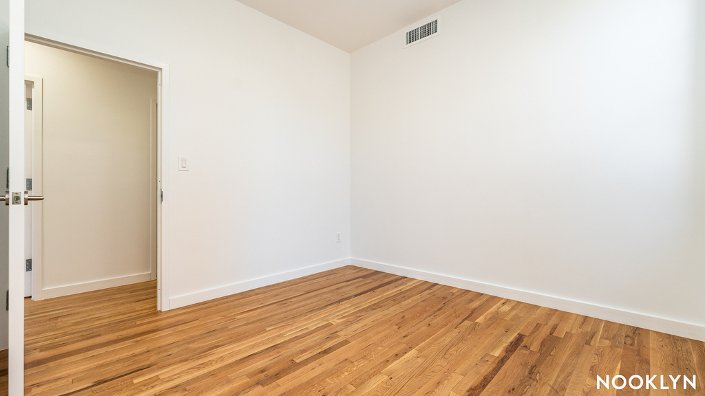 160 Johnson Ave 11206 - Photo 14