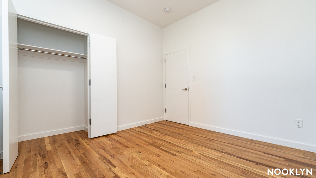 160 Johnson Ave 11206 - Photo 15