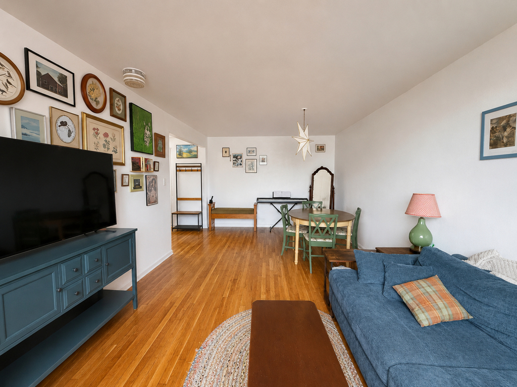 252 Clarkson Avenue - Photo 3