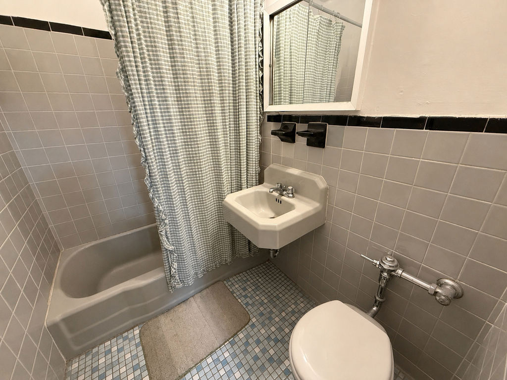 252 Clarkson Avenue - Photo 9