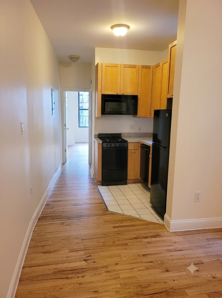  East 38th Street - Photo 4