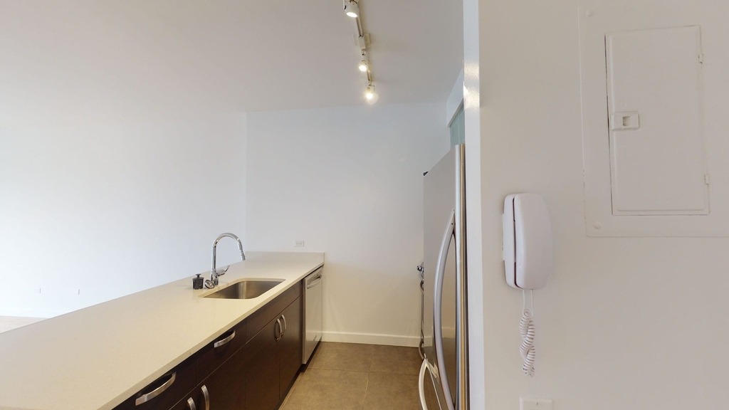 808 Columbus Ave - Photo 2