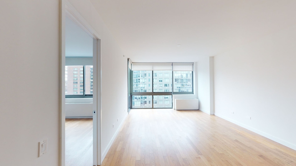 808 Columbus Ave - Photo 1