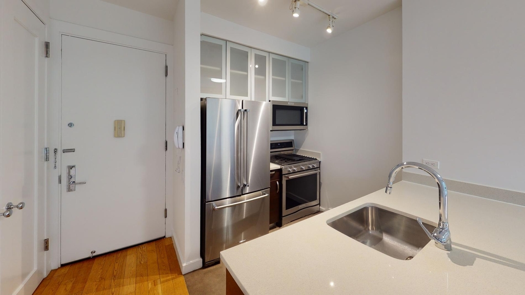 808 Columbus Ave - Photo 1