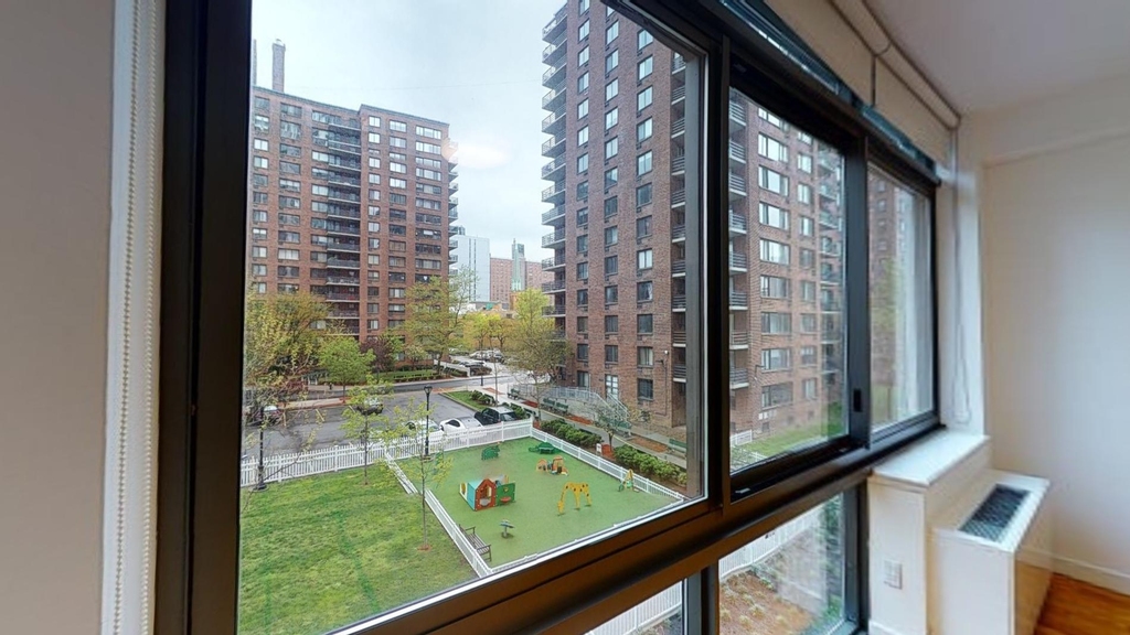 808 Columbus Ave - Photo 3