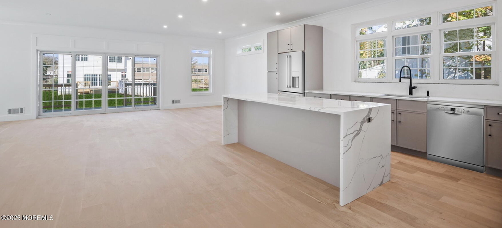 169 Chelsea Avenue - Photo 3