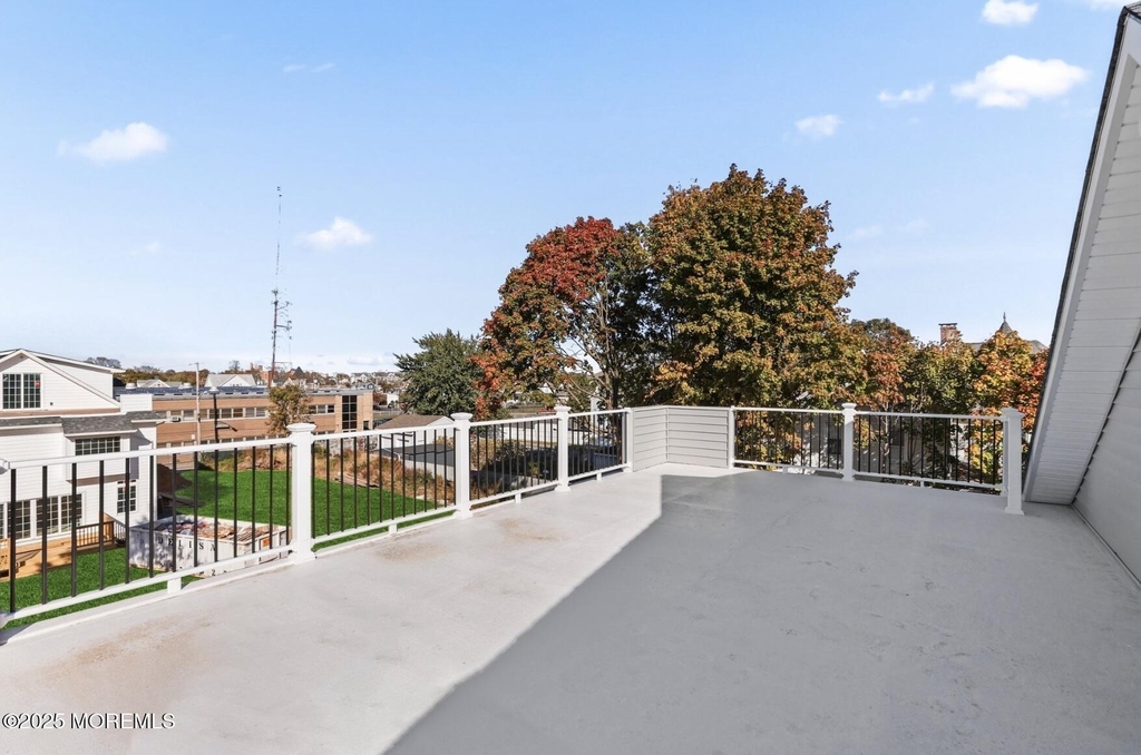 169 Chelsea Avenue - Photo 19