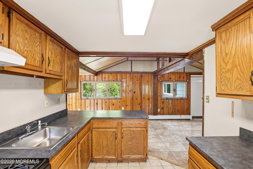 22 Central Avenue - Photo 3