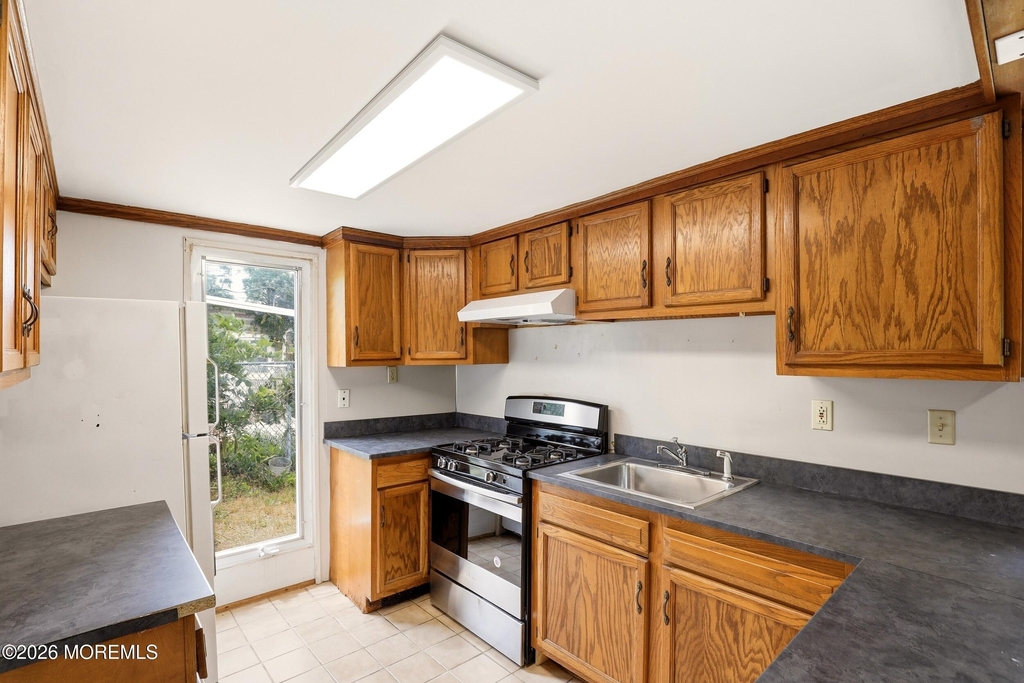 22 Central Avenue - Photo 2