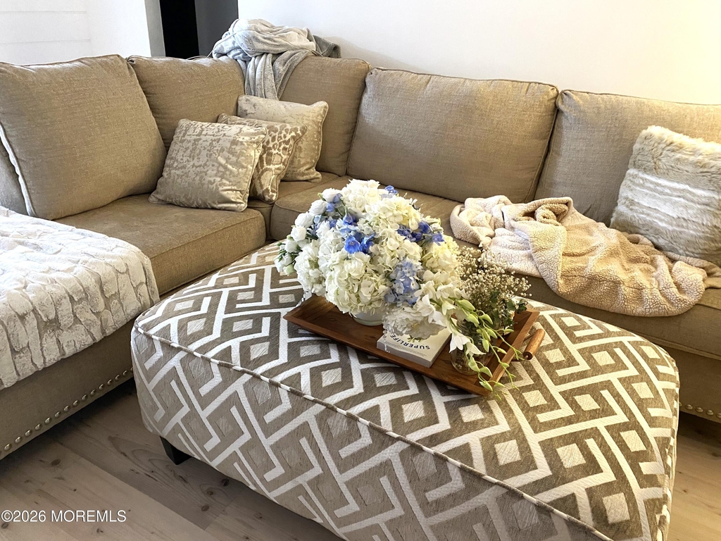 1641 Elm Avenue - Photo 6
