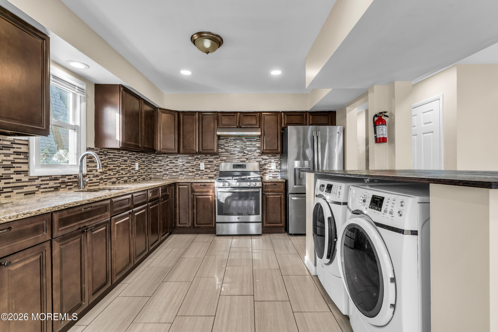 148 Dewitt Avenue - Photo 13