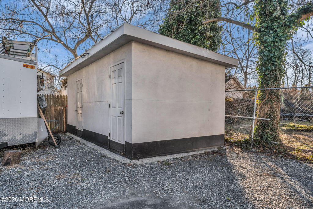 148 Dewitt Avenue - Photo 19