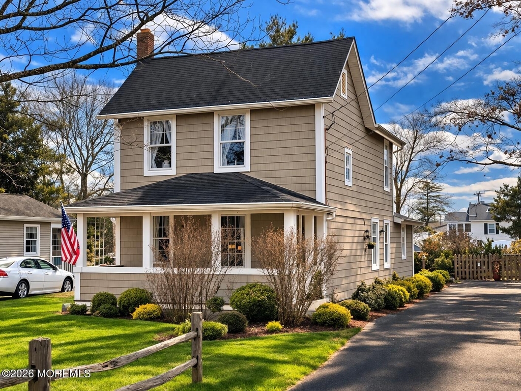 214 Howe Street - Photo 0
