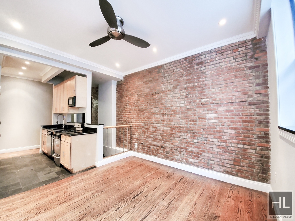 East 100th Street - Photo 1