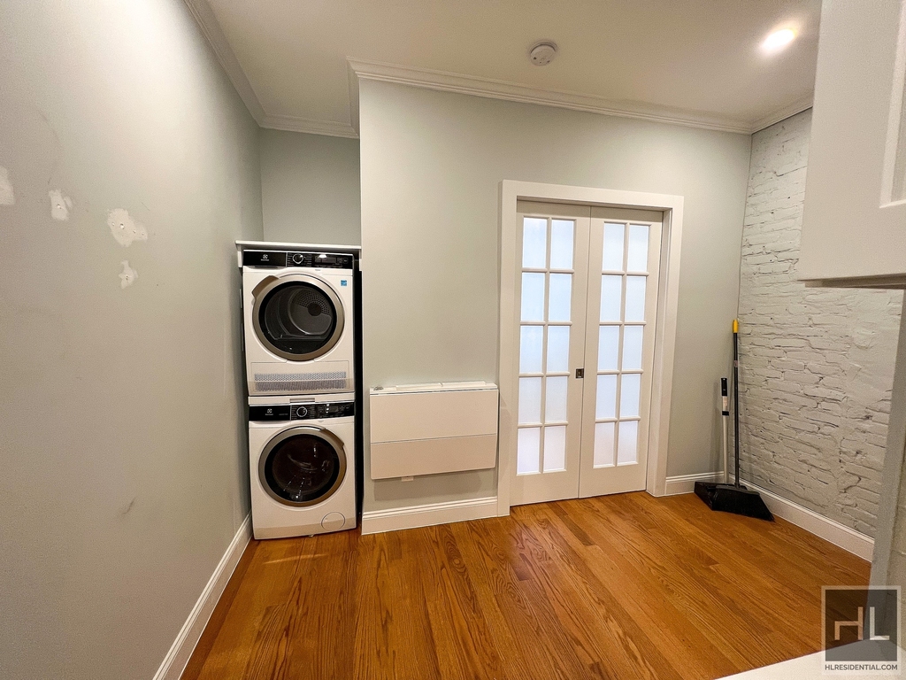East 80th Street - Photo 1