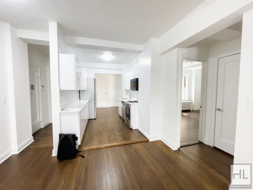 East 37 Street - Photo 0
