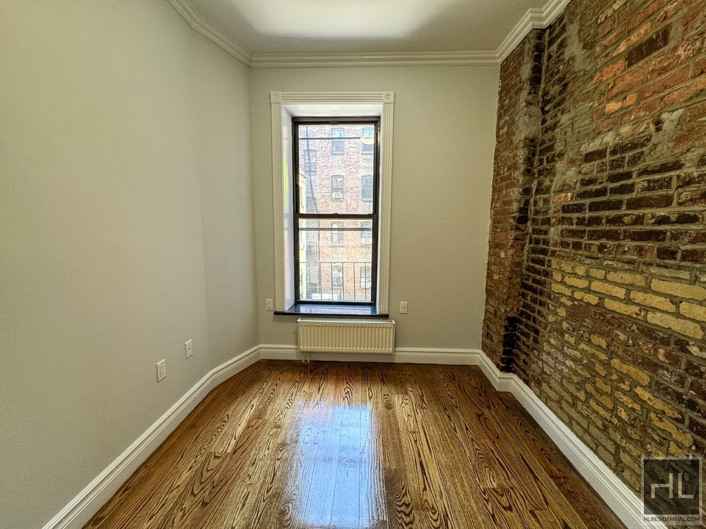 East 13th Street - Photo 3