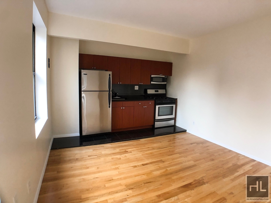 West 11th Street - Photo 2