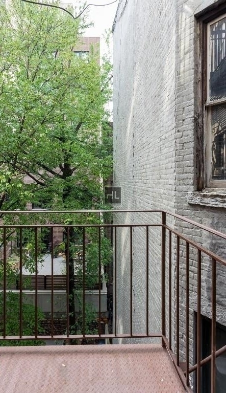 Mott Street - Photo 1