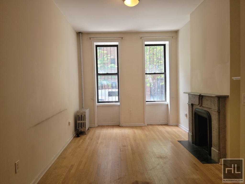 East 89 Street - Photo 1