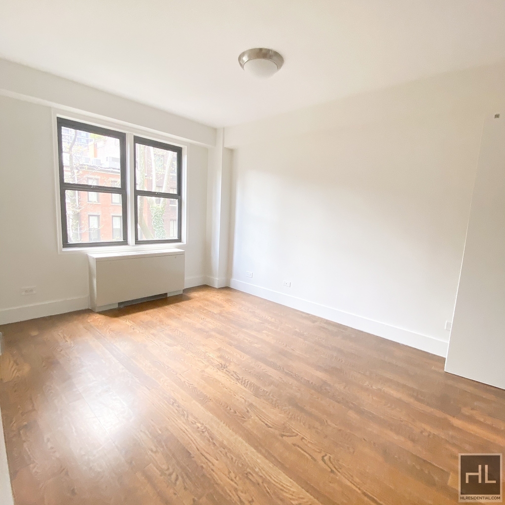 East 63 Street - Photo 1