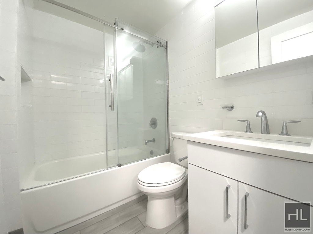 East 69 Street - Photo 4