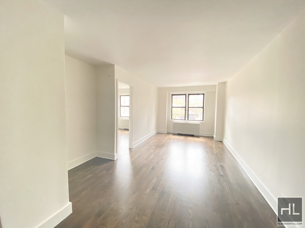 East 63 Street - Photo 2