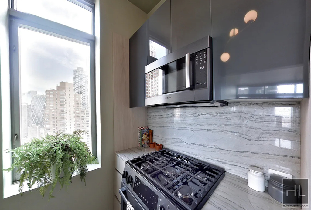 West 47th Street - Photo 0