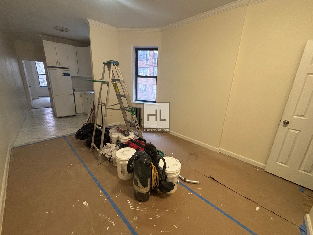East 38 Street - Photo 4