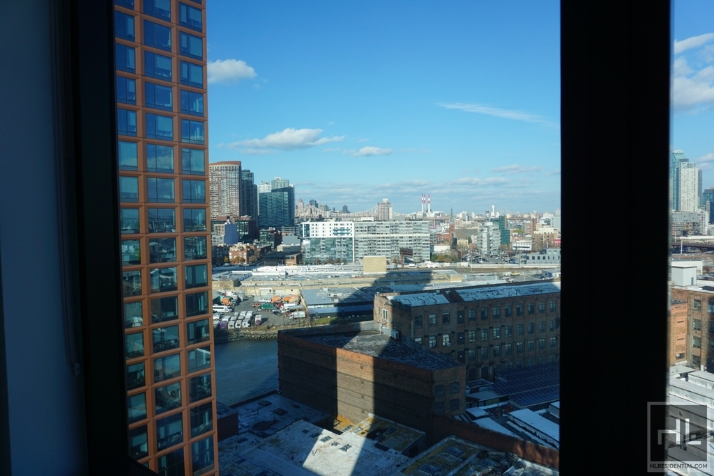 Commercial Street - Photo 6