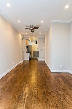 Tenth Avenue - Photo 1