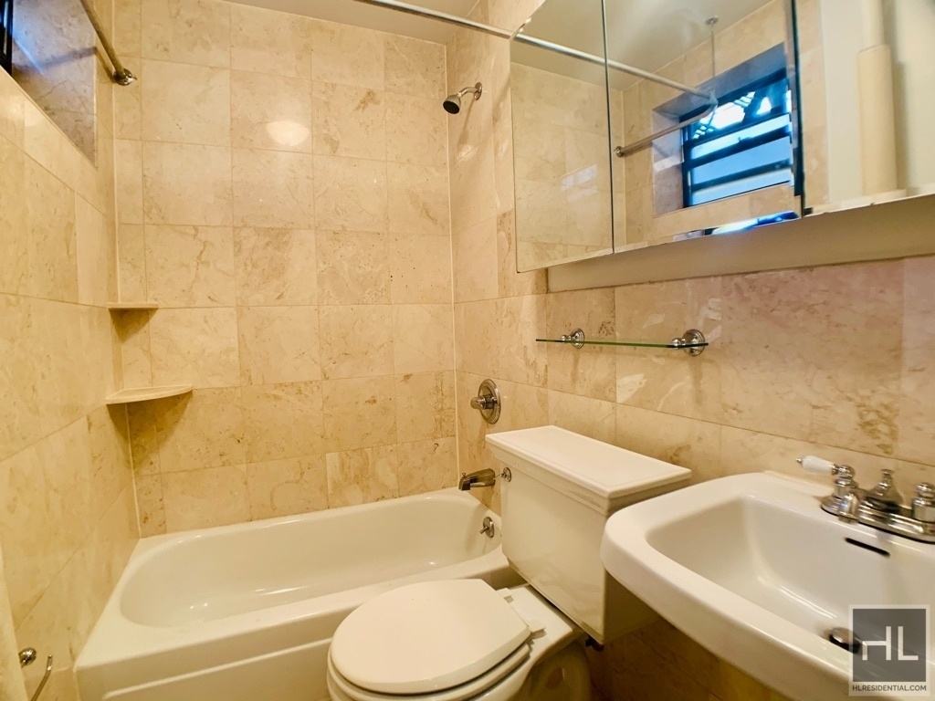 E 13th St. - Photo 3