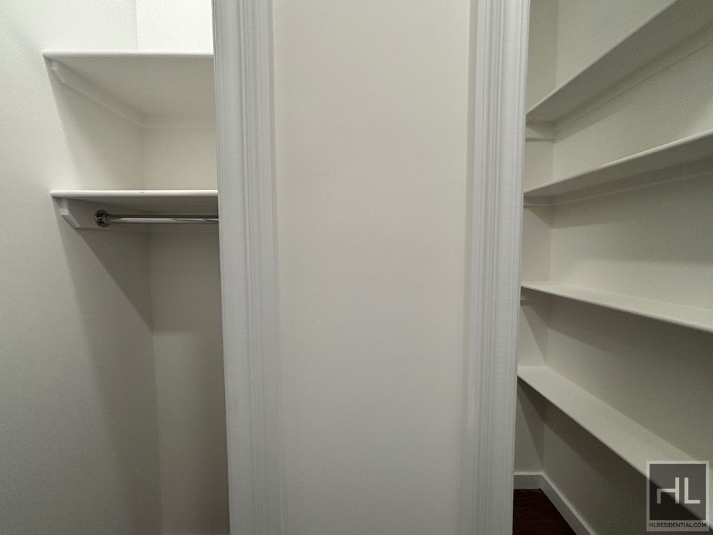 West 68 Street - Photo 6