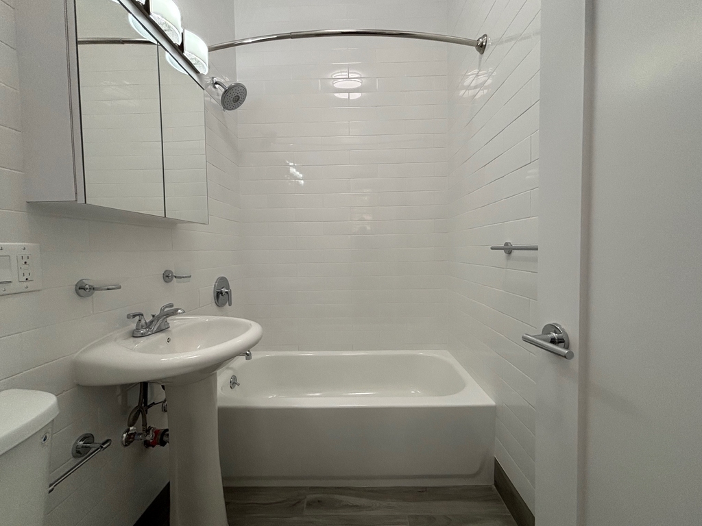 West 68 Street - Photo 9
