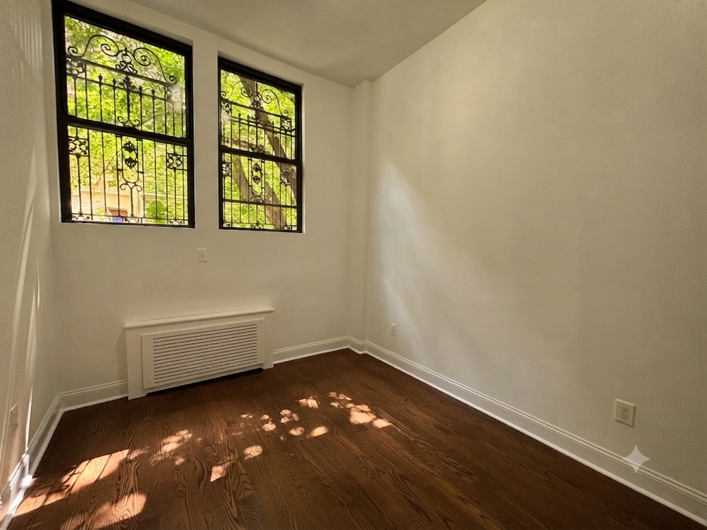 West 68 Street - Photo 2