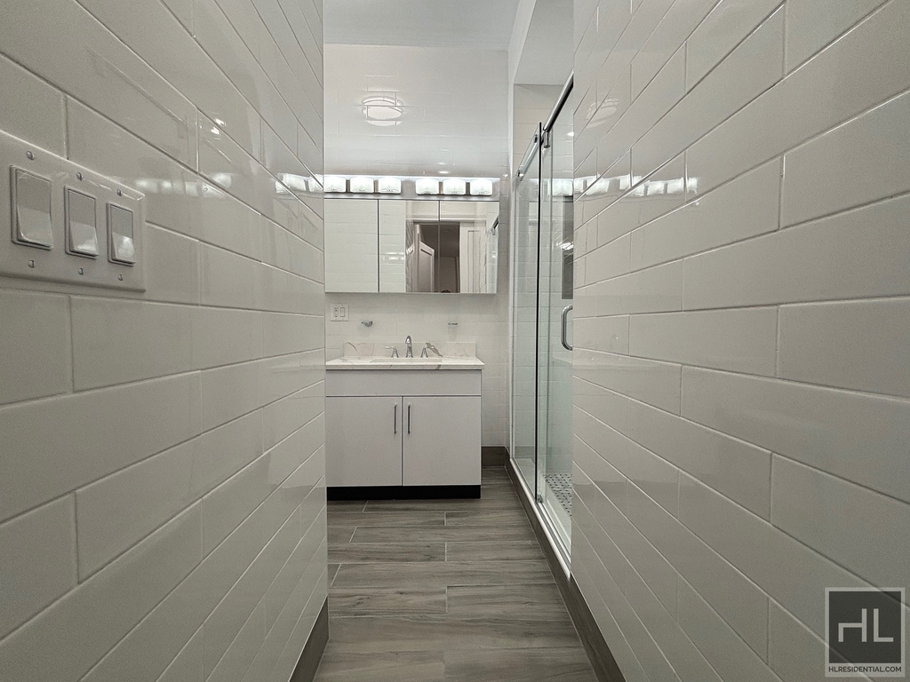 West 68 Street - Photo 8