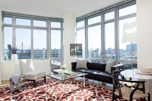 Center Boulevard - Photo 1