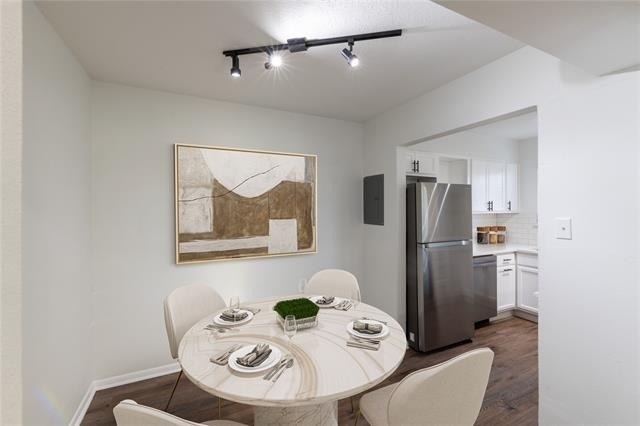 5921 Gaston Avenue - Photo 15