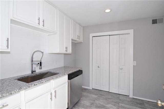 4945 N Hall Street - Photo 8
