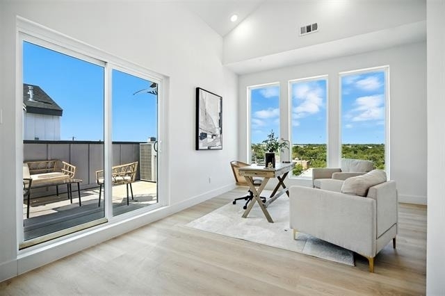 312 N Lancaster Avenue - Photo 1