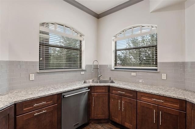 3142 Ross Avenue - Photo 6