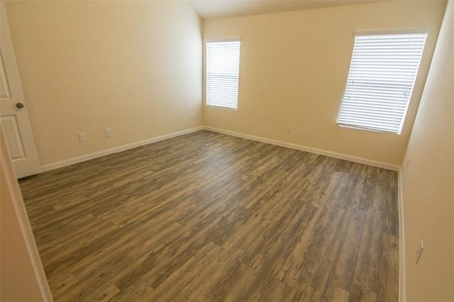 1506 Matthew Drive - Photo 4