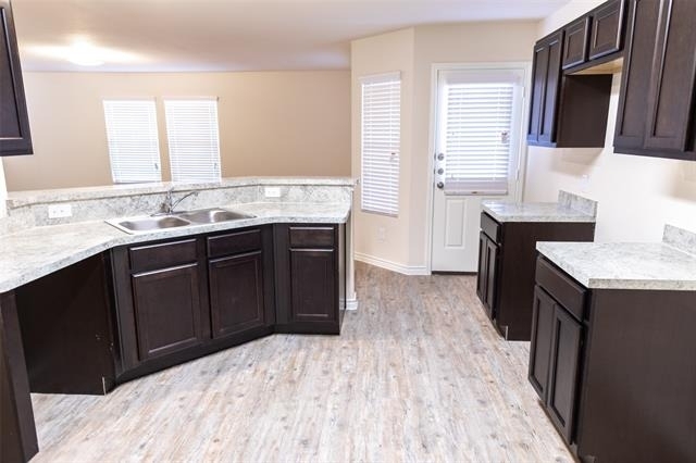 1700 Oriole Drive - Photo 2