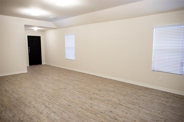 1602 Bobolink Drive - Photo 3