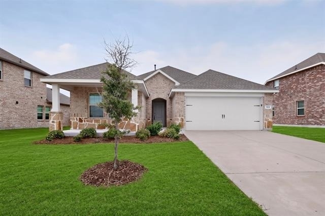212 Goldfinch Drive - Photo 0
