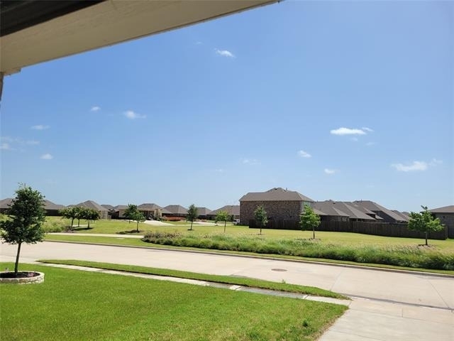 212 Goldfinch Drive - Photo 2