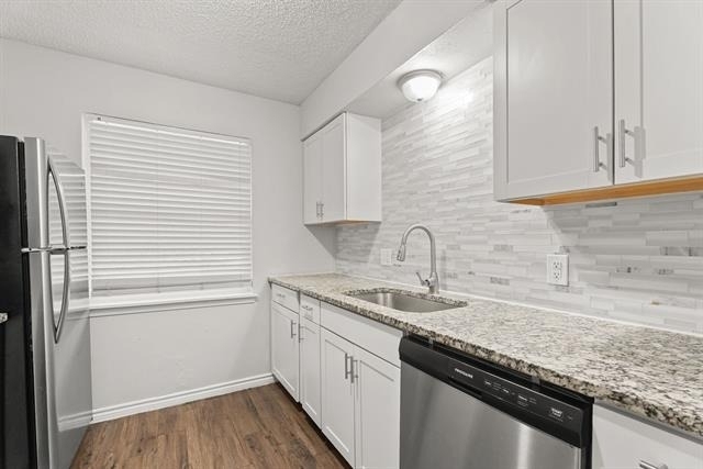 429 Johnson Street - Photo 2