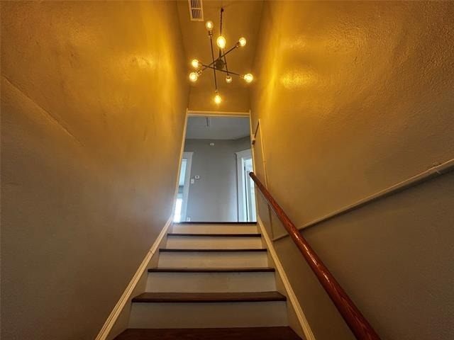 1630 Mistletoe Boulevard - Photo 1